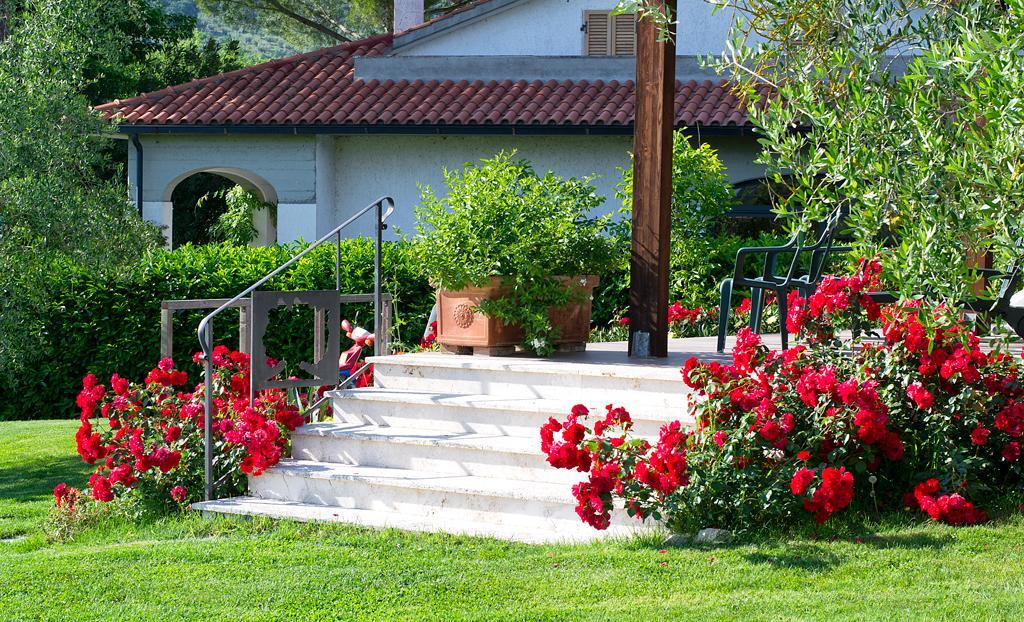 Poggio Degli Olivi Pensionat Saturnia Exteriör bild